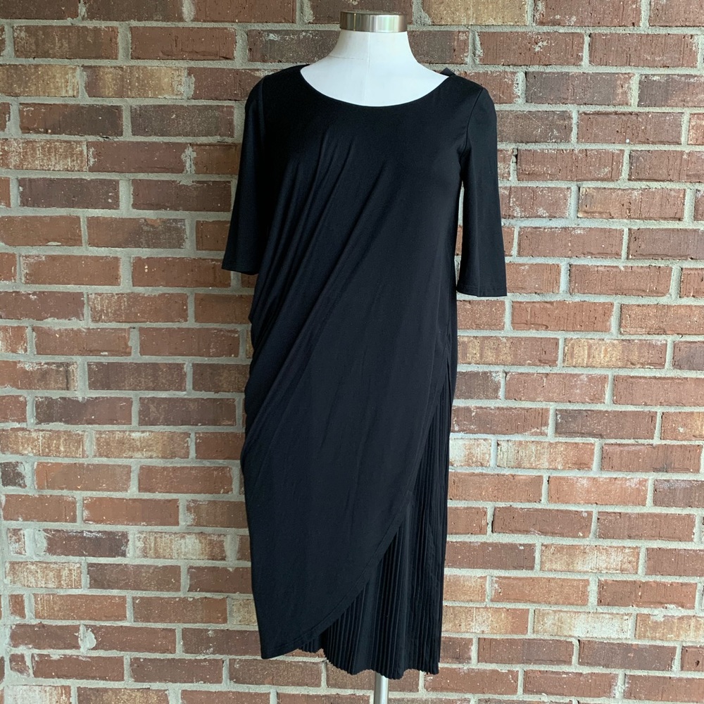 ⭐️Josie Natori Scoop Neck Black Dress